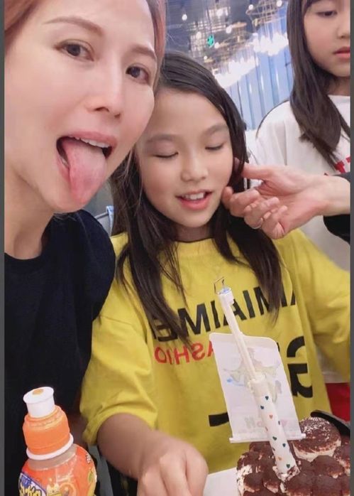 杨幂的儿子和女儿的照片 杨幂 儿子