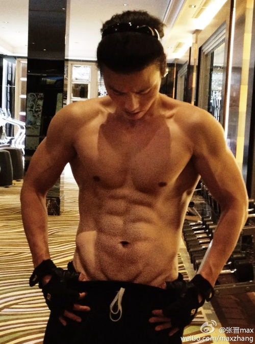 各大明星的腹肌 哪些明星有腹肌