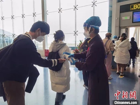 三年在外,今年可以回老家过年了吗?