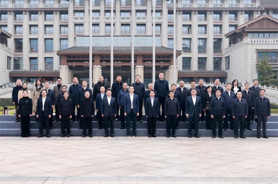 宜宾市委书记,市长等到茅台集团考察交流,丁雄军、曾从钦感慨“茅五”情谊