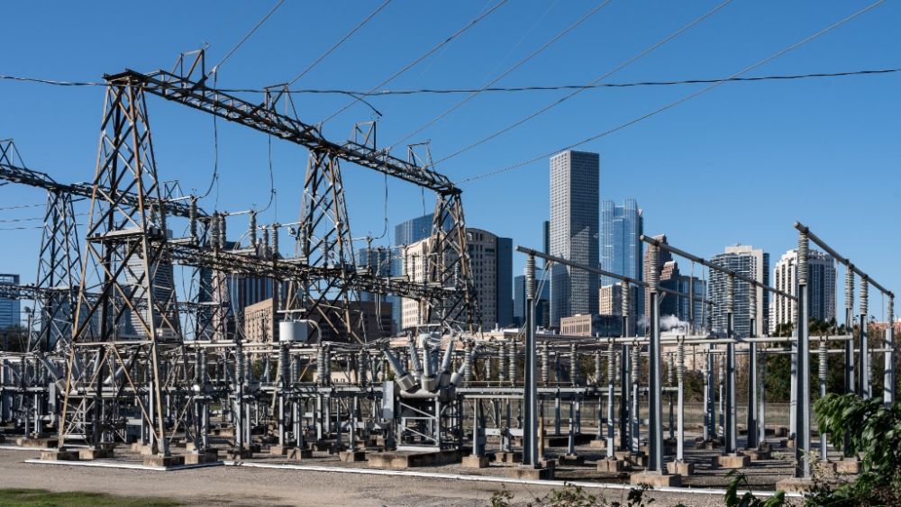 美国突发!近4000架次航班遭延误,2000架次航班被取消,超160万用户断电,啥情况?