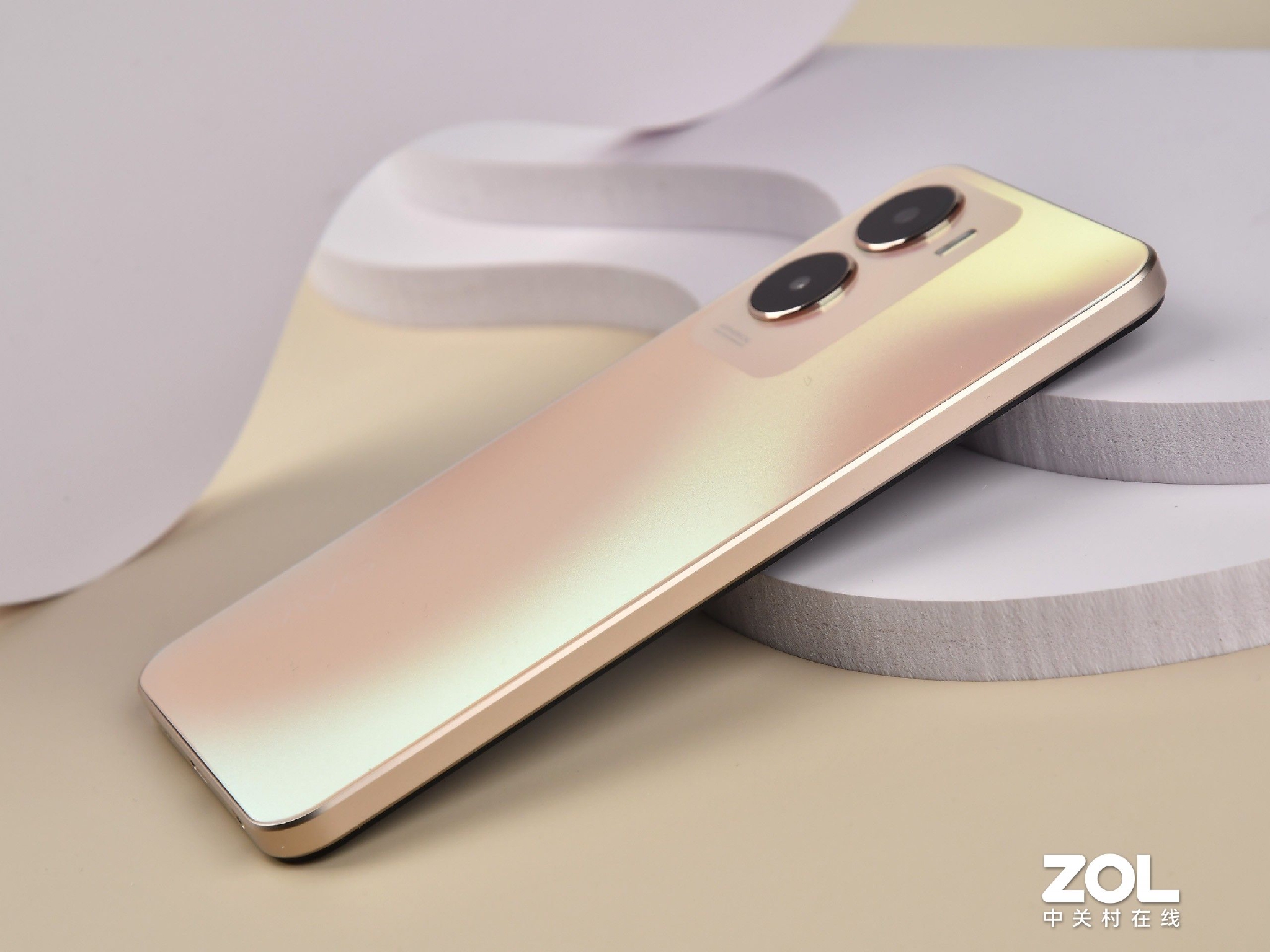 vivo Y35全面评测:2022年的入门级产品应该是啥样?