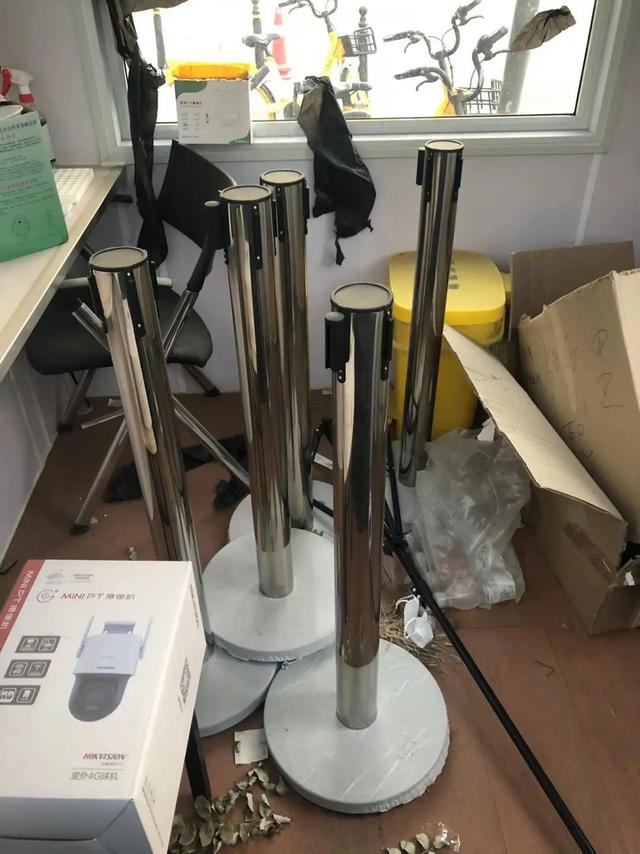 街头的这些核酸采样亭,怎么办?