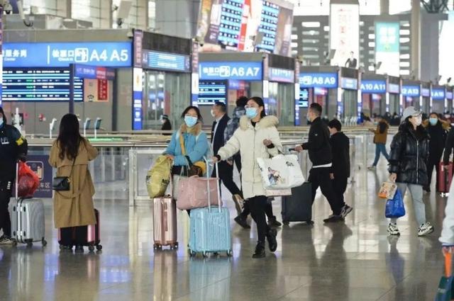 春节回家,“阳过”可以摘口罩吗?防护怎么做?一文了解→