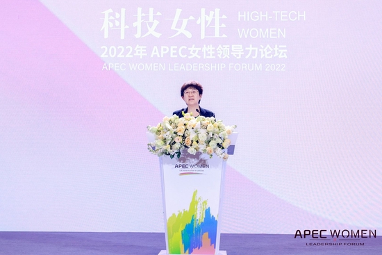 中国工程院院士乔杰:当女性成为医者、科学家、领导管理者,是温柔与坚强、感性与思辨的碰撞融合