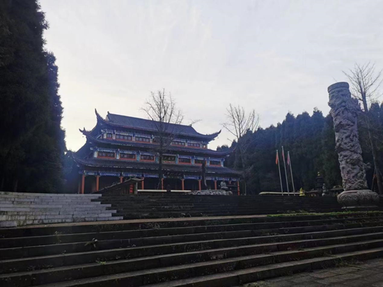 这个春节,一群姑娘决定在寺庙“修行”,研修班能缓解焦虑吗?