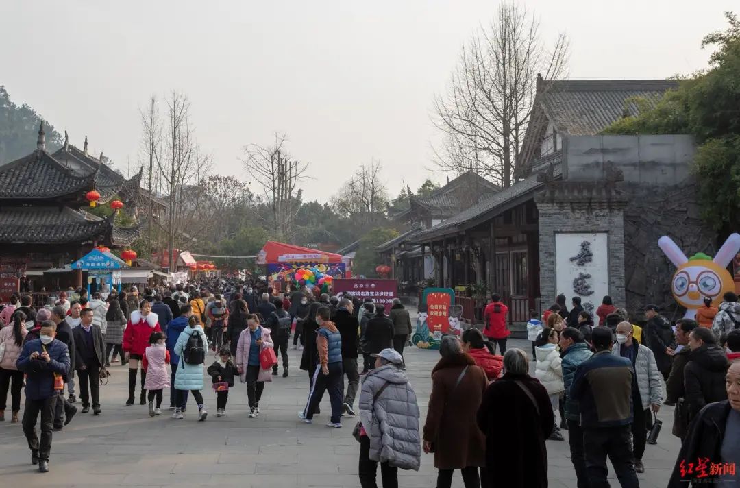 一5A级景区发话:购物不满意,1个月内可全退!全国多地景区已达上限,限流!这里近4万人涌入,导航