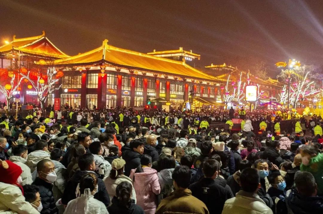 一5A级景区发话:购物不满意,1个月内可全退!全国多地景区已达上限,限流!这里近4万人涌入,导航