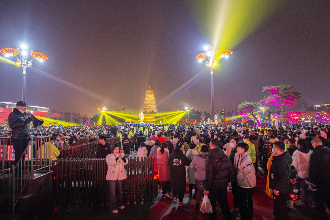 一5A级景区发话:购物不满意,1个月内可全退!全国多地景区已达上限,限流!这里近4万人涌入,导航