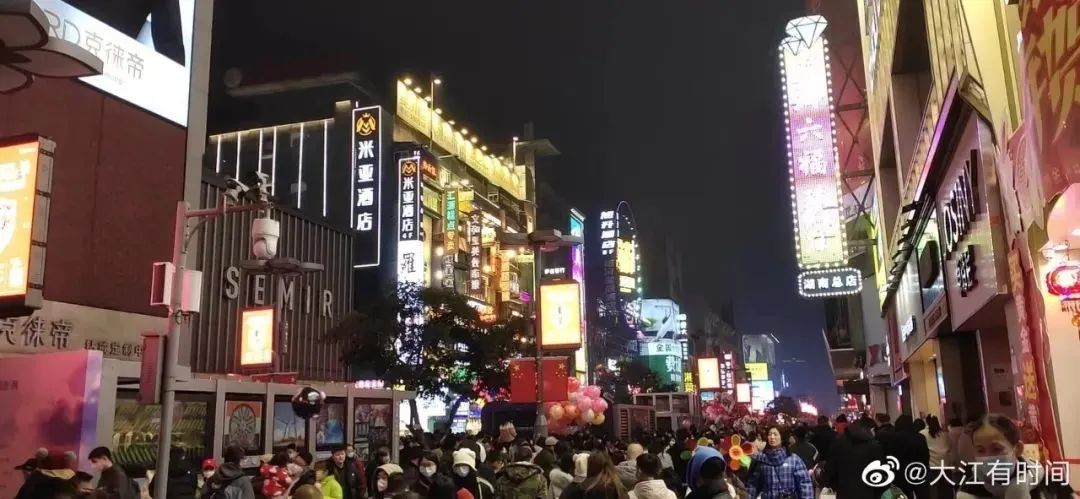 一5A级景区发话:购物不满意,1个月内可全退!全国多地景区已达上限,限流!这里近4万人涌入,导航