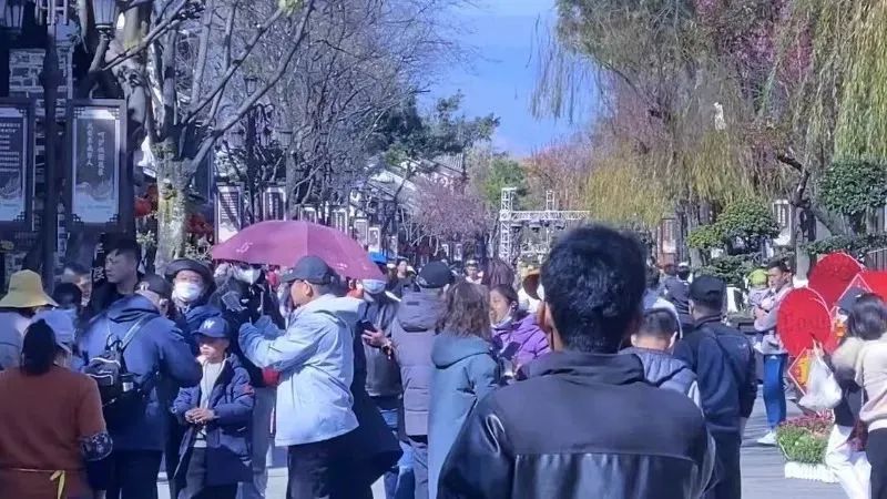 一5A级景区发话:购物不满意,1个月内可全退!全国多地景区已达上限,限流!这里近4万人涌入,导航