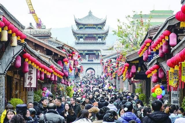 消费市场呈现爆发增长,中国用火爆春节展现活力