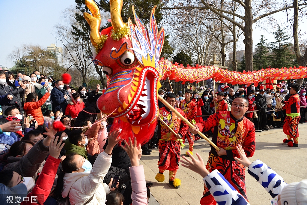 春节消费强势复苏,吃喝玩乐需求集中释放