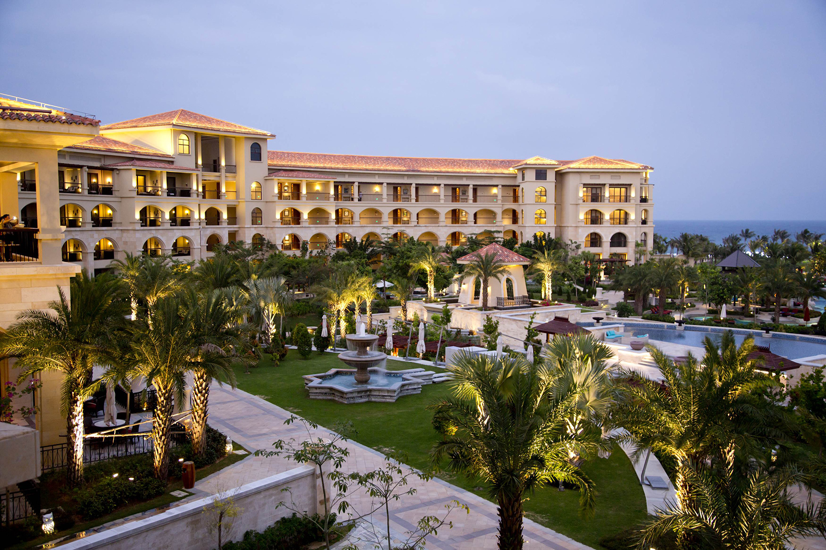 出境团队游释放旅游业复苏信号,产业链抢滩有何隐忧? 旅游业专家这样说……