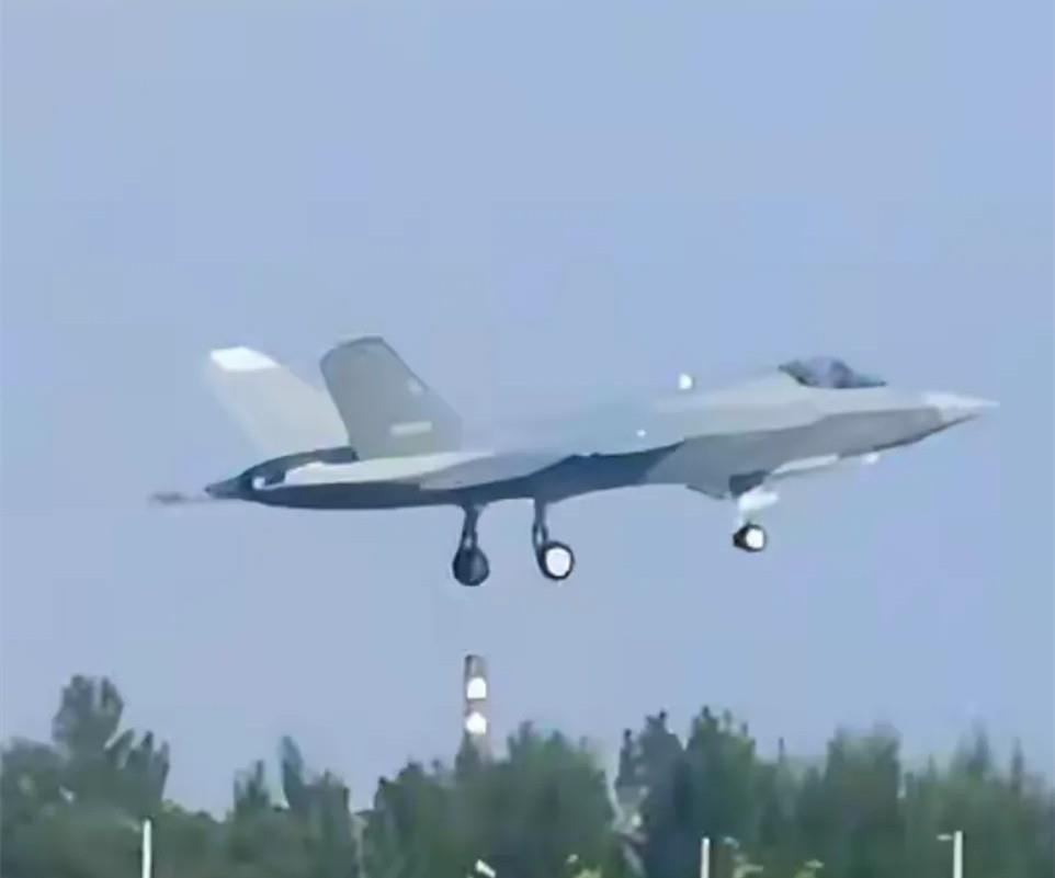 主角驾驶歼20的小说 男主角是战斗机驾驶员小说 主角驾驶歼20的小说 男主角是战斗机驾驶员小说